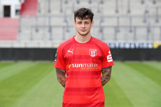Teampraesentation Halle 15.07.2021 Aaron Herzog (23, Halle); Hallescher FC, 3.Liga, Porträttermin 2021 2022 , Halle, 15.07.2021, Leuna Chemie Stadion, Fussball ,