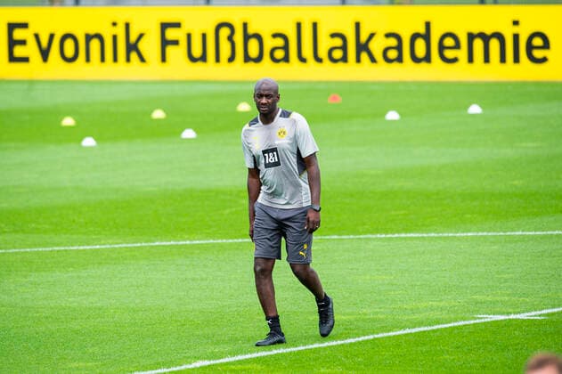 Fußball: 1. Bundesliga, Saison 2021 2022, Training von Borussia Dortmund am 15.07.2021 in Dortmund Brackel (Nordrhein-Westfalen). Otto Addo (Dortmund) vor der Bande Evonik Fußballakademie Copyright: xGuidoxKirchnerx