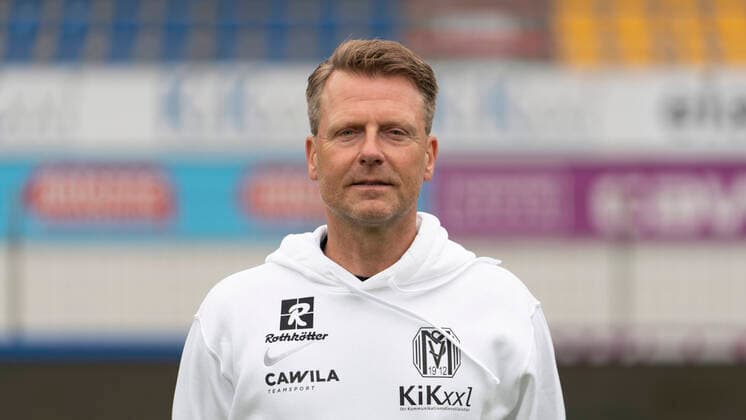 15.07.2021, Hänsch-Arena, Meppen, Rico Schmitt (Cheftrainer); SV Meppen 1912 e.V.; 3. Liga, Porträttermin 2021 2022, Meppen Niedersachsen Germany Hänsch-Arena