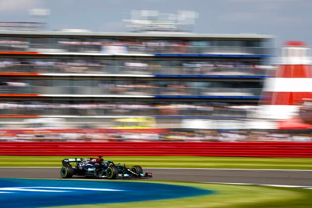 44 HAMILTON Lewis (gbr), Mercedes AMG F1 GP W12 E Performance, action during the Formula 1 Pirelli British Grand Prix 2021, 10th round of the 2021 FIA Formula One World Championship, WM, Weltmeisterschaft from July 16 to 18, 2021 on the Silverstone Circuit, in Silverstone, United Kingdom - FORMULE 1 : Grand prix de Grande Bretagne - Essais - Silverstone - 16 07 2021 DPPI Panoramic 