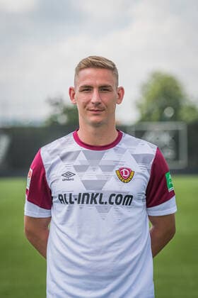 Torwart Kevin Broll; SG Dynamo Dresden; 2.BL, Porträttermin 2021 2022