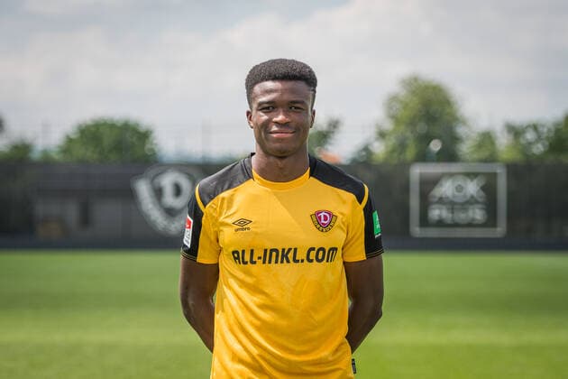 Michael Akoto; SG Dynamo Dresden; 2.BL, Porträttermin 2021 2022