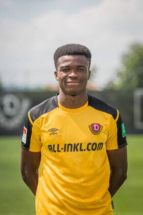 Michael Akoto; SG Dynamo Dresden; 2.BL, Porträttermin 2021 2022