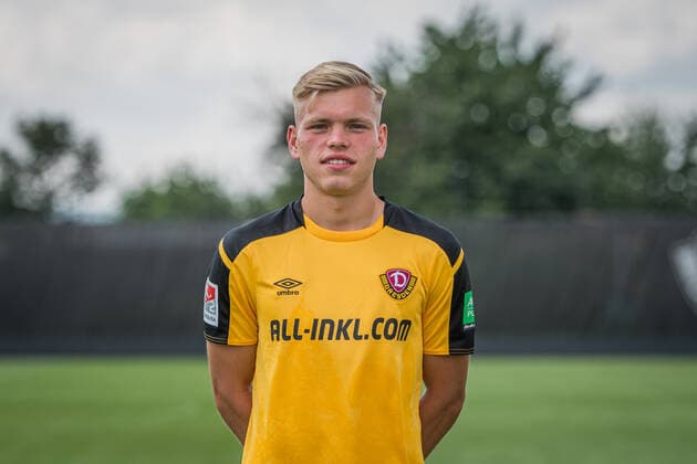Jonas Kühn (Kuehn); SG Dynamo Dresden; 2.BL, Porträttermin 2021 2022