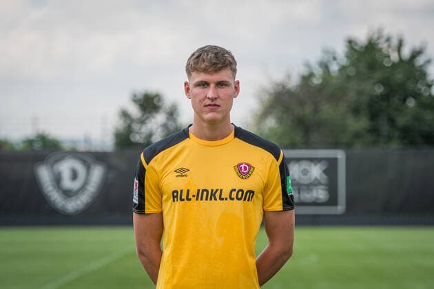 Phil Harres; SG Dynamo Dresden; 2.BL, Porträttermin 2021 2022