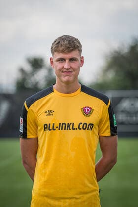 Phil Harres; SG Dynamo Dresden; 2.BL, Porträttermin 2021 2022