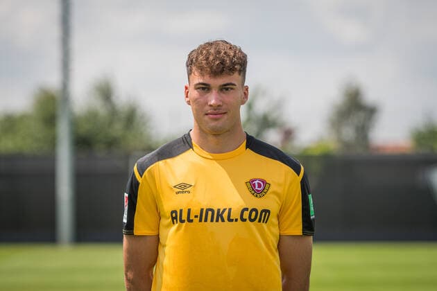 Simon Gollnack; SG Dynamo Dresden; 2.BL, Porträttermin 2021 2022