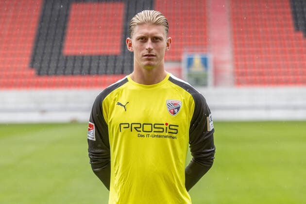 Torwart Robert Jendrusch (1, FCI) ; FC Ingolstadt 04; 2.BL, Porträttermin 2021 2022 2. Bundesliga - FC Ingolstadt 04 Saison 2021 2022