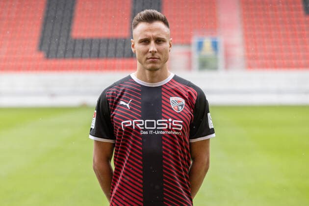 Dominik Franke (3 FCI) ; FC Ingolstadt 04; 2.BL, Porträttermin 2021 2022 2. Bundesliga - FC Ingolstadt 04 Saison 2021 2022