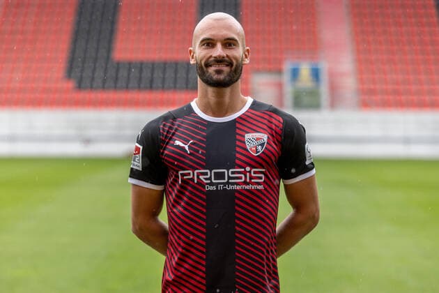 Nico Antonitsch (5, FCI) ; FC Ingolstadt 04; 2.BL, Porträttermin 2021 2022 2. Bundesliga - FC Ingolstadt 04 Saison 2021 2022