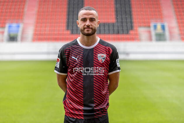 Fatih Kaya (9, FCI); FC Ingolstadt 04; 2.BL, Porträttermin 2021 2022 2. Bundesliga - FC Ingolstadt 04 Saison 2021 2022
