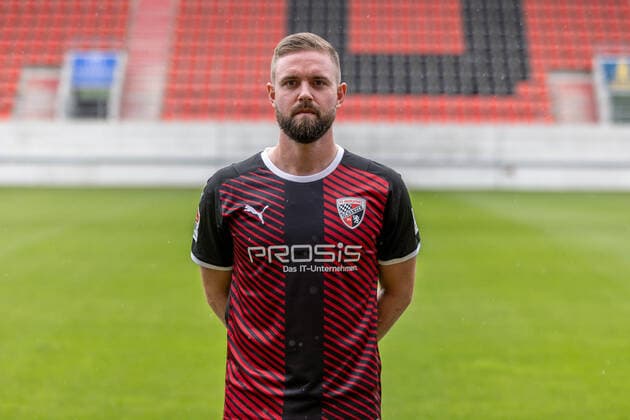 Marc Stendera (10, FCI) ; FC Ingolstadt 04; 2.BL, Porträttermin 2021 2022 2. Bundesliga - FC Ingolstadt 04 Saison 2021 2022