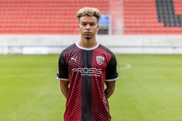Hawkins Jaren (20 FCI) ; FC Ingolstadt 04; 2.BL, Porträttermin 2021 2022 2. Bundesliga - FC Ingolstadt 04 Saison 2021 2022