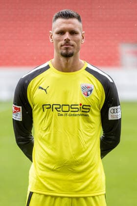 Torwart Fabijan Buntic (24, FCI) ; FC Ingolstadt 04; 2.BL, Porträttermin 2021 2022 2. Bundesliga - FC Ingolstadt 04 Saison 2021 2022