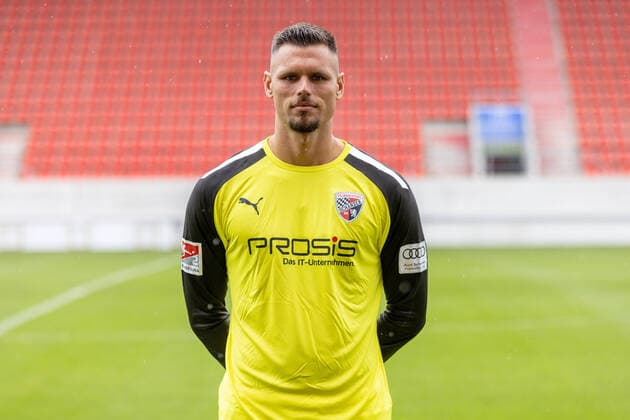 Torwart Fabijan Buntic (24, FCI) ; FC Ingolstadt 04; 2.BL, Porträttermin 2021 2022 2. Bundesliga - FC Ingolstadt 04 Saison 2021 2022
