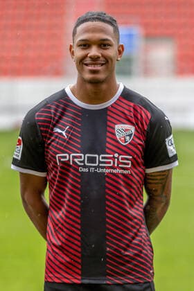 Justin Butler (31, FCI) ; FC Ingolstadt 04; 2.BL, Porträttermin 2021 2022 2. Bundesliga - FC Ingolstadt 04 Saison 2021 2022