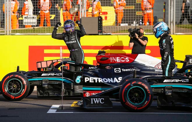 HAMILTON Lewis (gbr), Mercedes AMG F1 GP W12 E Performance, portrait BOTTAS Valtteri (fin), Mercedes AMG F1 GP W12 E Performance, portrait during the Formula 1 Pirelli British Grand Prix 2021, 10th round of the 2021 FIA Formula One World Championship, WM, Weltmeisterschaft from July 16 to 18, 2021 on the Silverstone Circuit, in Silverstone, United Kingdom - FORMULE 1 : Grand prix de Grande Bretagne - Essais - Silverstone - 16 07 2021 DPPI Panoramic 00121020_F12021GP10GBR_JK137523
