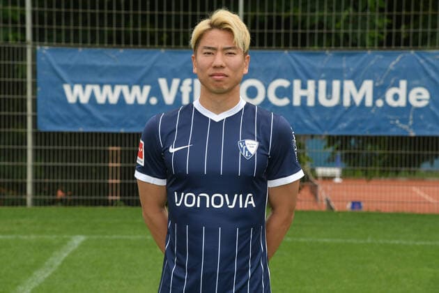Takuma Asano; VfL Bochum; 1.BL, Porträttermin 2021 2022 Bochum Nordrhein-Westfalen Deutschland