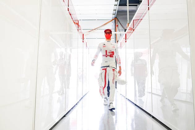 Sport Bilder des Tages GIOVINAZZI Antonio (ita), Alfa Romeo Racing ORLEN C41, portrait during the Formula 1 Pirelli British Grand Prix 2021, 10th round of the 2021 FIA Formula One World Championship, WM, Weltmeisterschaft from July 16 to 18, 2021 on the Silverstone Circuit, in Silverstone, United Kingdom - FORMULE 1 : Grand prix de Grande Bretagne - Essais - Silverstone - 17 07 2021 DPPI PANORAMIC  00121020__V2_2348