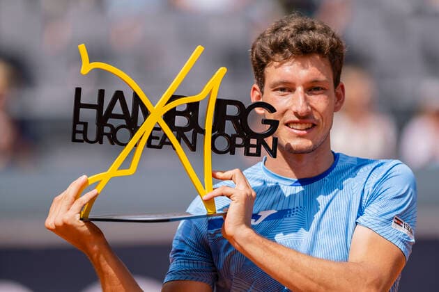 Bilder des Jahres 2021, Sport 07. Juli Sport Themen der Woche KW28 Sport Bilder des Tages Sieger Pablo Carreno Busta (ESP) 18.07.21, Hamburg, Hamburg European Open 2021, Tennis am Hamburger Rothenbaum, ATP500, Finale, Herren Einzel Â *** Winner Pablo Carreno Busta ESP 18 07 21, Hamburg, Hamburg European Open 2021, Tennis am Hamburger Rothenbaum, ATP500, Final, Mens Singles Â