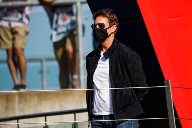 Tom Cruise during the Formula 1 Pirelli British Grand Prix 2021, 10th round of the 2021 FIA Formula One World Championship, WM, Weltmeisterschaft from July 16 to 18, 2021 on the Silverstone Circuit, in Silverstone, United Kingdom - FORMULE 1 : Grand prix de Grande Bretagne - Course - Silverstone - 18 07 2021 DPPI PANORAMIC  _V2_5366