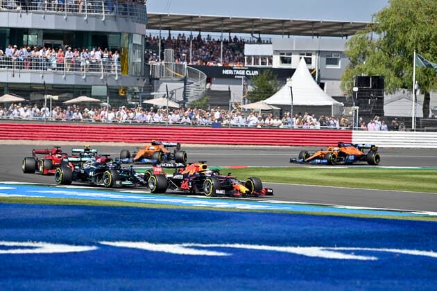 33 Max Verstappen (NED, Red Bull Racing), 44 Lewis Hamilton (GBR, Mercedes-AMG Petronas F1 Team), F1 Grand Prix of Great Britain at Silverstone Circuit on July 18, 2021 in Silverstone, United Kingdom. (Photo by HOCH ZWEI) Silverstone United Kingdom