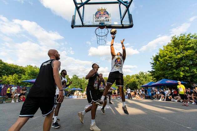 Geniale Streetball-Action und fette Beats im Mellowpark: Das war Red Bull Half Court 2021, das schnellste 3-gegen-3 Basketball-Turnier der Welt in Berlin, Basketball, 3x3, Mellowpark, Berlin Berlin Germany