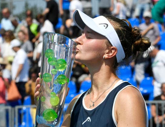 Barbora Krejcikova (CZE) poses with the winners trophy after the Livesport Prague Open WTA, Tennis Damen women’s tennis tournament final match against Tereza Martincova (CZE) in Prague, Czech Republic, July 18, 2021. (CTKxPhoto MichaelaxRihova) CTKPhotoP2021071803687  mir 1