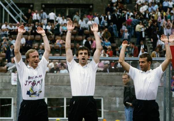 DFB-Pokalfinale 1991 SV Werder Bremen - 1. FC Koeln 5:4 nach Elfmeterschießen 22.06.1991 Die Kölner gesperrten bzw. verletzten Spieler v.l. Anders Giske, Frank Ordenewitz und Hansi Flick