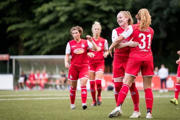 Testspiel: 1. FC Koeln - Vorwaerts SpoHo; 21.07.2021 Torjubel Rachel Rinast ( 31, 1. FC Koeln), Amber Barrett ( 22, 1. FC Koeln) Testspiel: 1. FC Koeln - Vorwaerts SpoHo, Koeln, Geissbockheim DFL REGULATIONS PROHIBIT ANY USE OF PHOTOGRAPHS AS IMAGE SEQUENCES AND OR QUASI-VIDEO. Copyright: xBEAUTIFULxSPORTS Wunderlx