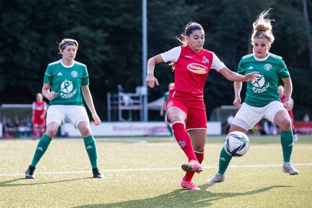 Testspiel: 1. FC Koeln - Vorwaerts SpoHo; 21.07.2021 Zweikampf Manjou Wilde ( 7, 1. FC Koeln) Testspiel: 1. FC Koeln - Vorwaerts SpoHo, Koeln, Geissbockheim DFL REGULATIONS PROHIBIT ANY USE OF PHOTOGRAPHS AS IMAGE SEQUENCES AND OR QUASI-VIDEO. Copyright: xBEAUTIFULxSPORTS Wunderlx