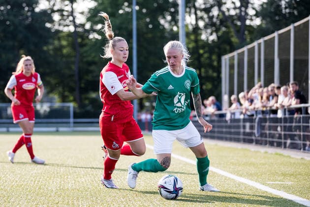 Testspiel: 1. FC Koeln - Vorwaerts SpoHo; 21.07.2021 Zweikampf Weronika Zaistowska ( 24, 1. FC Koeln) Testspiel: 1. FC Koeln - Vorwaerts SpoHo, Koeln, Geissbockheim DFL REGULATIONS PROHIBIT ANY USE OF PHOTOGRAPHS AS IMAGE SEQUENCES AND OR QUASI-VIDEO. Copyright: xBEAUTIFULxSPORTS Wunderlx
