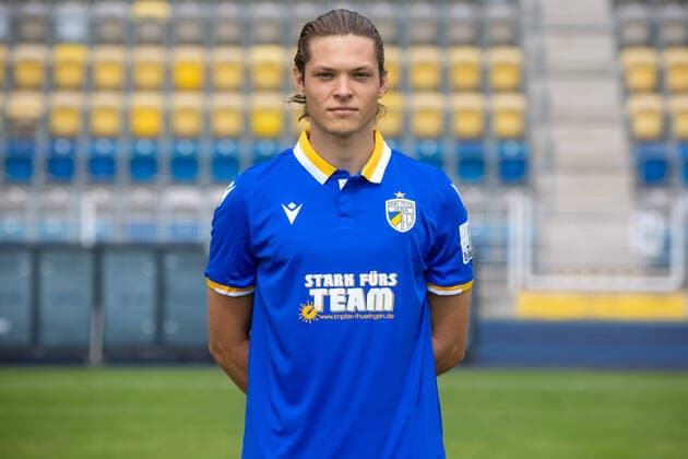 Jena , 220721 , Fussball Regionalliga , FC Carl-Zeiss Jena ; , Termin termin , Portraits im Bild: Leon Bürger