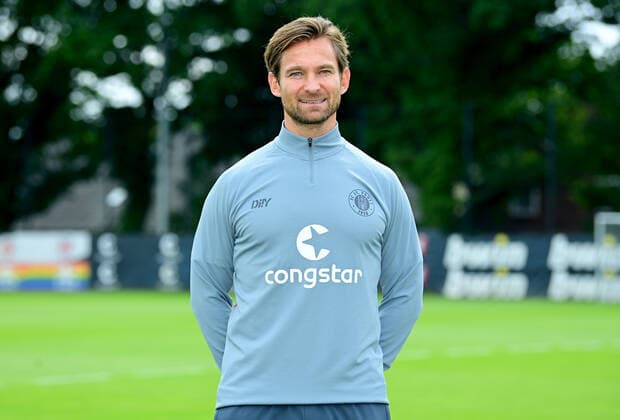 Fußball, 2. BL, FC St. Pauli Porträttermin 2021 2022 Fussball Osteopath Florian LechnerHamburg, 08.07.2021, Fussball, FC St. Pauli, Fototermin 2021 Hamburg