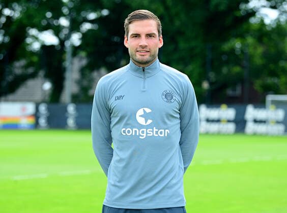 Fußball, 2. BL, FC St. Pauli Porträttermin 2021 2022 Fussball Ole Marschall (Spielanalyse) Hamburg, 08.07.2021, Fussball, FC St. Pauli, Fototermin 2021 Hamburg