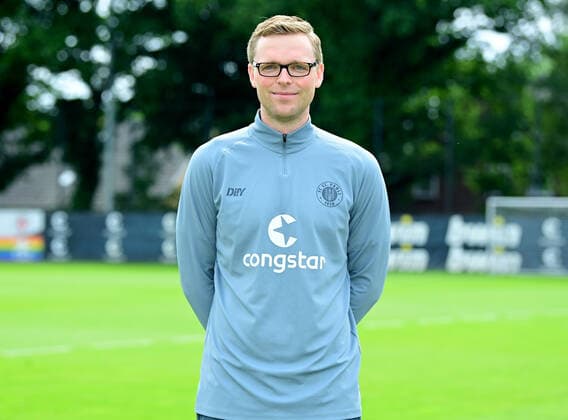 Fußball, 2. BL, FC St. Pauli Porträttermin 2021 2022 Fussball Physiotherapeut Dominik Koerner Hamburg, 08.07.2021, Fussball, FC St. Pauli, Fototermin 2021 Hamburg