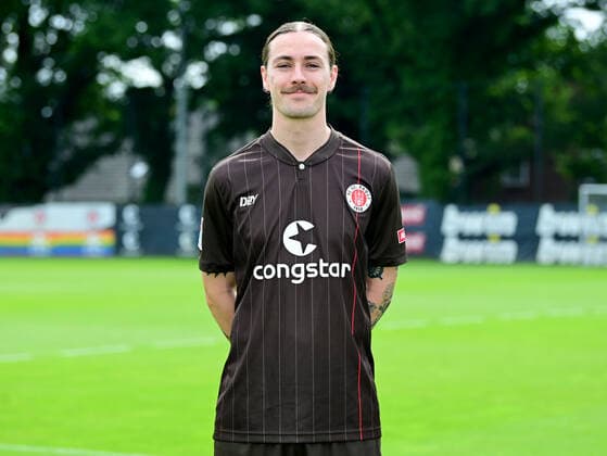 Fußball, 2. BL, FC St. Pauli Porträttermin 2021 2022 Fussball Jackson IrvineHamburg, 08.07.2021, Fussball, FC St. Pauli, Fototermin 2021 Hamburg