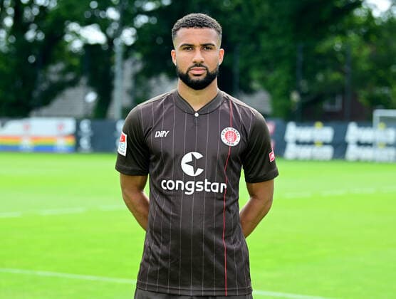 Fußball, 2. BL, FC St. Pauli Porträttermin 2021 2022 Fussball Daniel-Kofi Kyereh Hamburg, 08.07.2021, Fussball, FC St. Pauli, Fototermin 2021 Hamburg