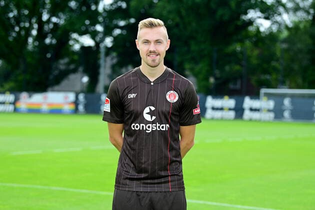 Fußball, 2. BL, FC St. Pauli Porträttermin 2021 2022 Fussball Lukas Daschner Hamburg, 08.07.2021, Fussball, FC St. Pauli, Fototermin 2021 Hamburg