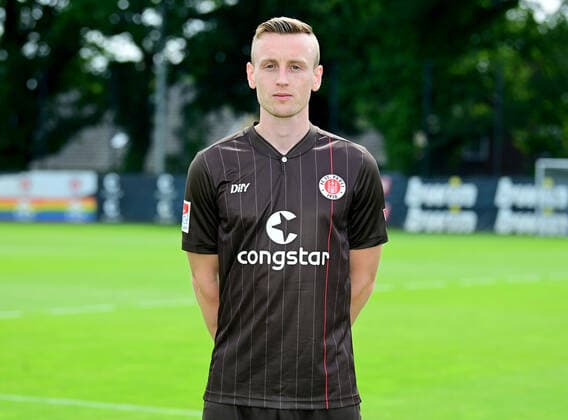 Fußball, 2. BL, FC St. Pauli Porträttermin 2021 2022 Fussball Sebastian Ohlsson Hamburg, 08.07.2021, Fussball, FC St. Pauli, Fototermin 2021 Hamburg