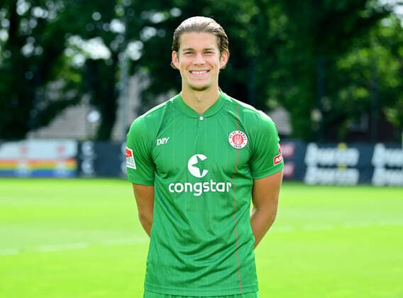 Fußball, 2. BL, FC St. Pauli Porträttermin 2021 2022 Fussball Torwart Dennis Smarsch Hamburg, 08.07.2021, Fussball, FC St. Pauli, Fototermin 2021 Hamburg