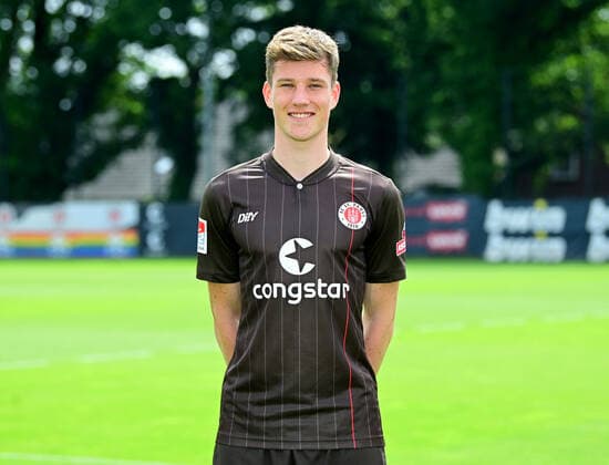 Fußball, 2. BL, FC St. Pauli Porträttermin 2021 2022 Fussball Christian Viet Hamburg, 08.07.2021, Fussball, FC St. Pauli, Fototermin 2021 Hamburg