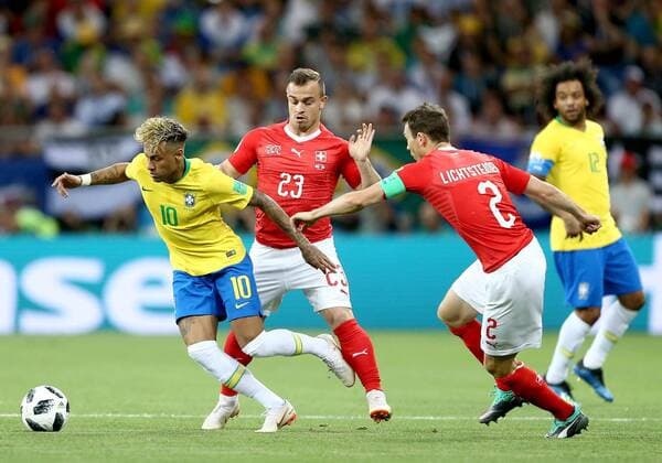 Mandatory Credit: Photo by Michael Zemanek BPI Shutterstock (9718733aa) Neymar of Brazil andStephan Lichtsteiner of Switzerland and Xherdan Shaqiri of Switzerland Brazil v Switzerland, Group E, 2018 FIFA World Cup, WM, Weltmeisterschaft, Fussball football match, Rostov Arena, Rostov-on-Don, Russia - 17 Jun 2018 Brazil v Switzerland, Group E, 2018 FIFA World Cup football match, Rostov Arena, Rostov-on-Don, Russia - 17 Jun 2018  Copyright: xMichaelxZemanek BPI Shutterstockx 9718733aa