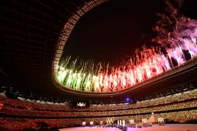 Sport Bilder des Tages TOKYO, JAPAN - JULY 23 : General view during the Opening Ceremony of the Tokyo 2020 Summer Olympic Games, Olympische Spiele, Olympia, OS at the National Stadium on July 23, 2021 in Tokyo, Japan, 23 07 2021 JO2021 : Ceremonie d Ouverture - Jeux Olympiques - JO2020 - Tokyo - 23 07 2021 PhotoNews Panoramic 