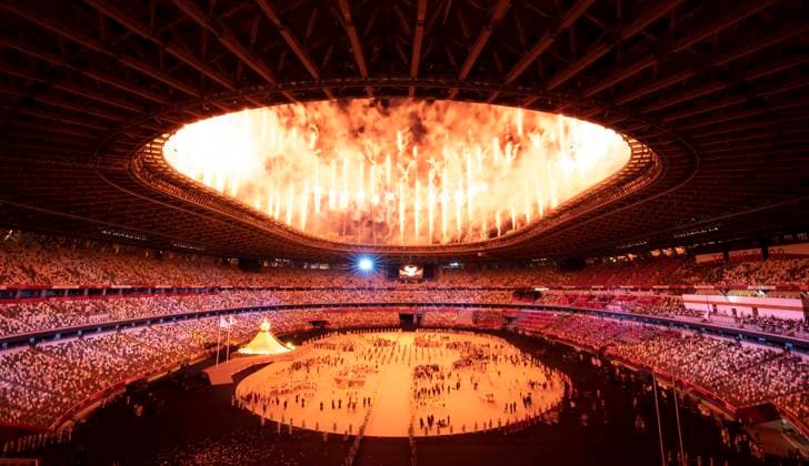 July 23, 2021, Tokyo, Japan: Fireworks illuminate the opening ceremonies during the Tokyo Olympics in Tokyo, Japan on Friday, July 23, 2021. Canada News - July 23, 2021  - ZUMAc35_ 20210723_zaf_c35_066 Copyright: xAdrianxWyldx