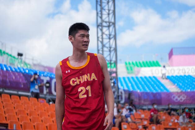 (210724) -- TOKYO, July 24, 2021 -- Hu Jinqiu of China reacts during the men s 3x3 basketball pool round match between China and the Russian Olympic Committee (ROC) in Tokyo, Japan, July 24, 2021. ) (TOKYO2020)JAPAN-TOKYO-OLY-3X3 BASKETBALL-MEN S POOL ROUND ZhangxXiaoyu 