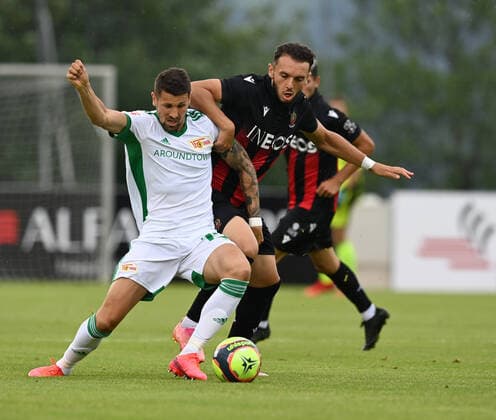 Fussball, Herren, Saison 2021 2022, Testspiel in Imst (Österreich), 1. FC Union Berlin - OGC Nizza, v. l. Pawel Wszolek (1. FC Union Berlin), Alexis Claude-Maurice (OGC Nizza), 24.07. 2021, Copyright: xMatthiasxKochx