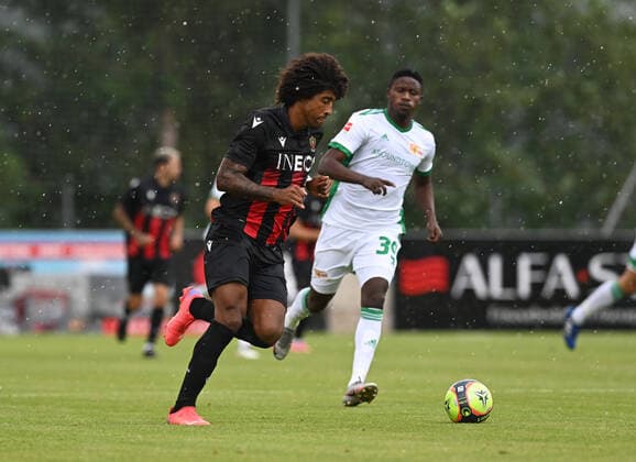Fussball, Herren, Saison 2021 2022, Testspiel in Imst (Österreich), 1. FC Union Berlin - OGC Nizza, v. l. Bonfim Dante (OGC Nizza), Suleiman Abdullahi (1. FC Union), 24.07. 2021, Copyright: xMatthiasxKochx