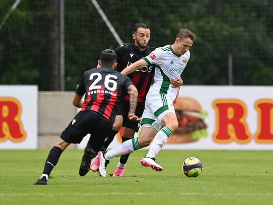 Fussball, Herren, Saison 2021 2022, Testspiel in Imst (Österreich), 1. FC Union Berlin - OGC Nizza, v. l. Lucas Da Cunha (OGC Nizza), Gouiri Amine (OGC Nizza), Paul Jaeckel (1. FC Union Berlin), 24.07. 2021, Copyright: xMatthiasxKochx