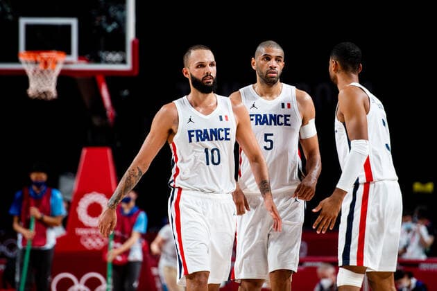 210725 Evan Fournier and Nicolas Batum of France compete in the basketball game between France and USA during day 2 of the Tokyo 2020 Olympic Games, Olympische Spiele, Olympia, OS on July 25, 2021 in Tokyo. Photo: Jon Olav Nesvold BILDBYRAN COP 217 JE0005 basket basketball olympic games olympics os ol olympiska spel olympiske leker tokyo2020 tokyo 2020 tokyo-os tokyo-ol bbeng frankrike frankriket france usa united states Copyright: JONxOLAVxNESVOLD BB210725JE061